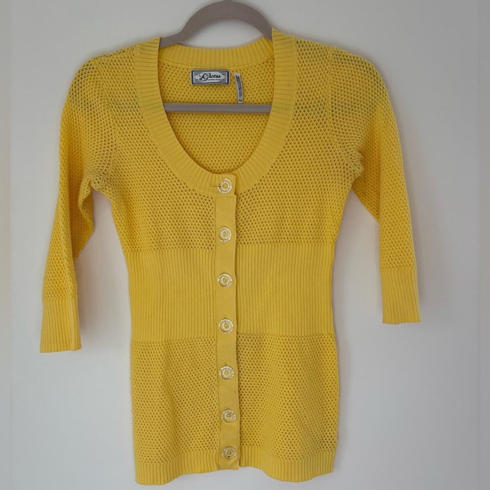 GUESS yellow cardigan | 3/4” sleeves, lucite button down, knit sweater - Size M